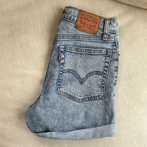 Levi’s Wedgie Short